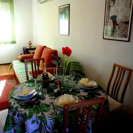 Apartman Tedi Apartment *